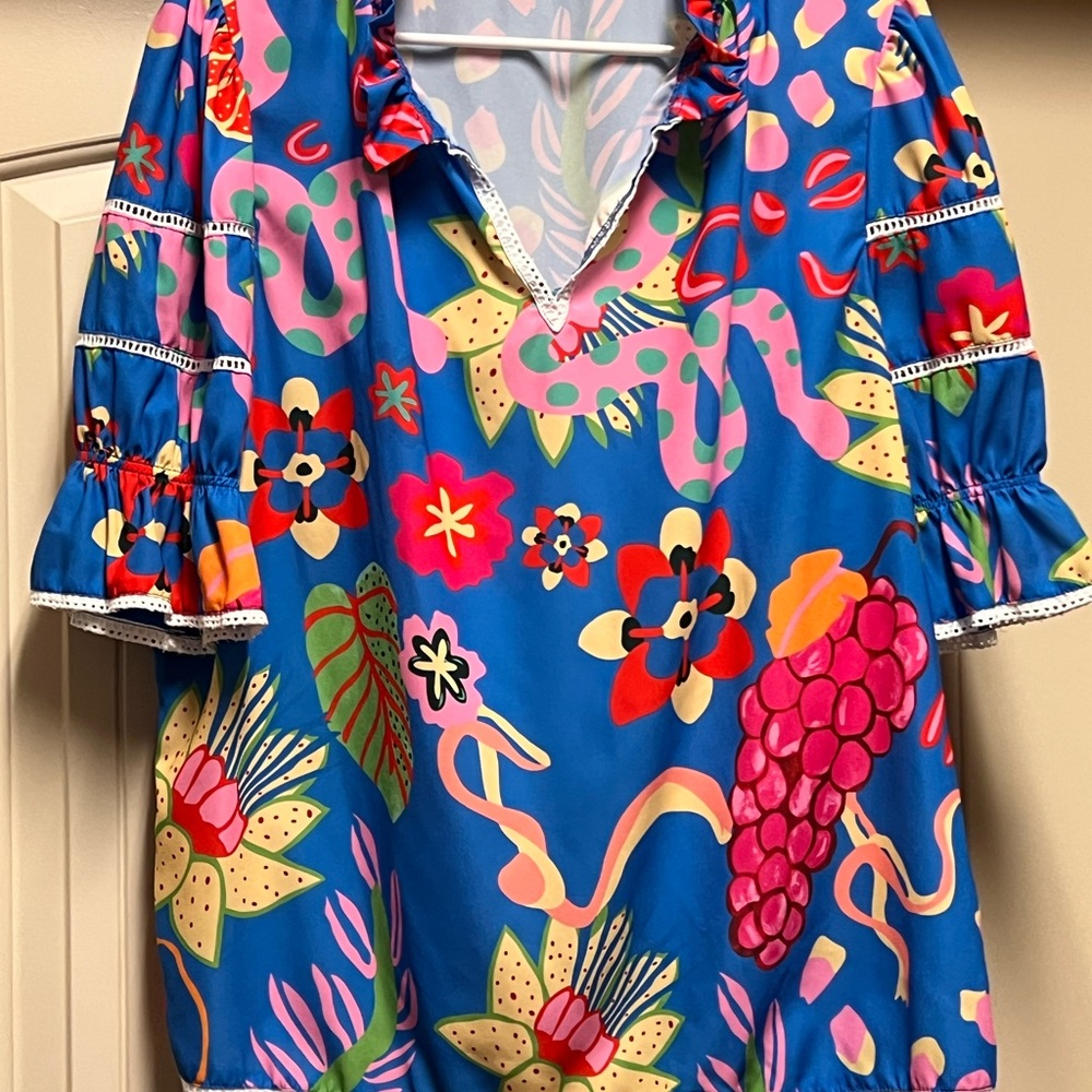 Vibrant Floral Women's Blouse - Picture 2 of 4